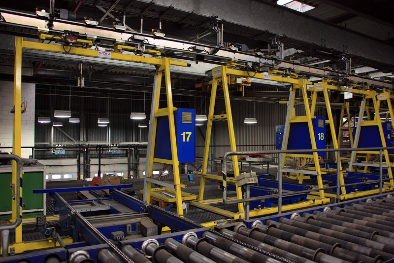 shipping boxes conveyor ecommerce